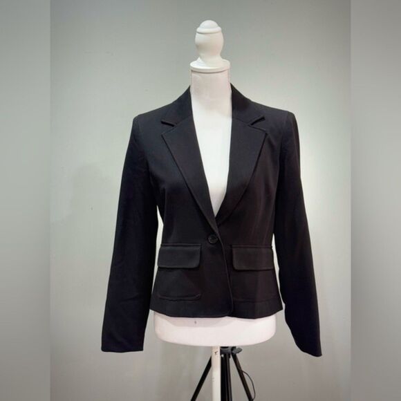 Black Jones Wear Basic Suit Jacket Size 6P EUC - Picture 1 of 5